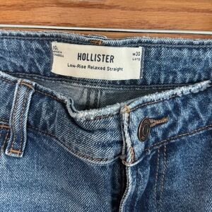 Hollister Low-Rise Relaxed Straight Jeans